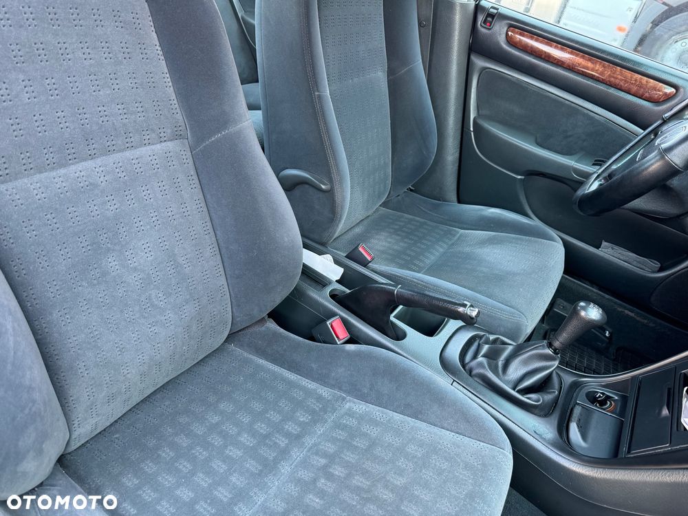 Honda Accord 1.8i LS - 9