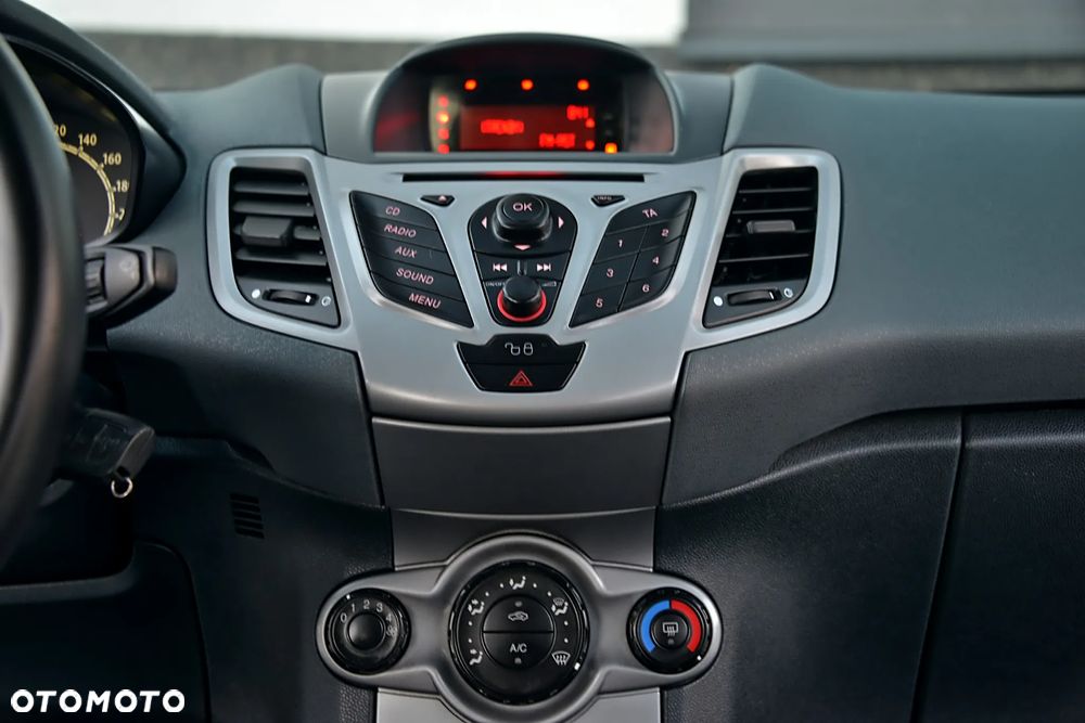 Ford Fiesta 1.25 Ambiente - 35