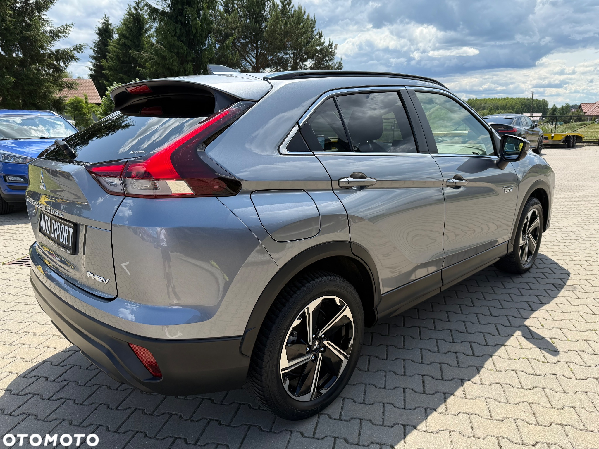 Mitsubishi Eclipse Cross Plug-In Hybrid 4WD Basis - 10