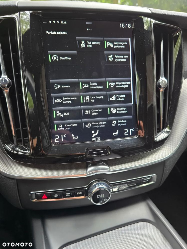 Volvo XC 60 B5 B R-Design - 22