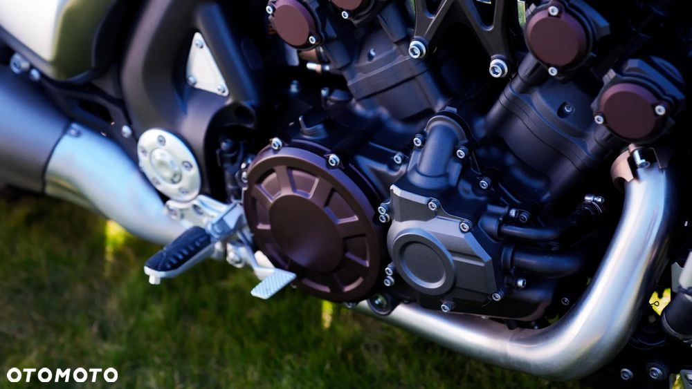Yamaha V-MAX - 14