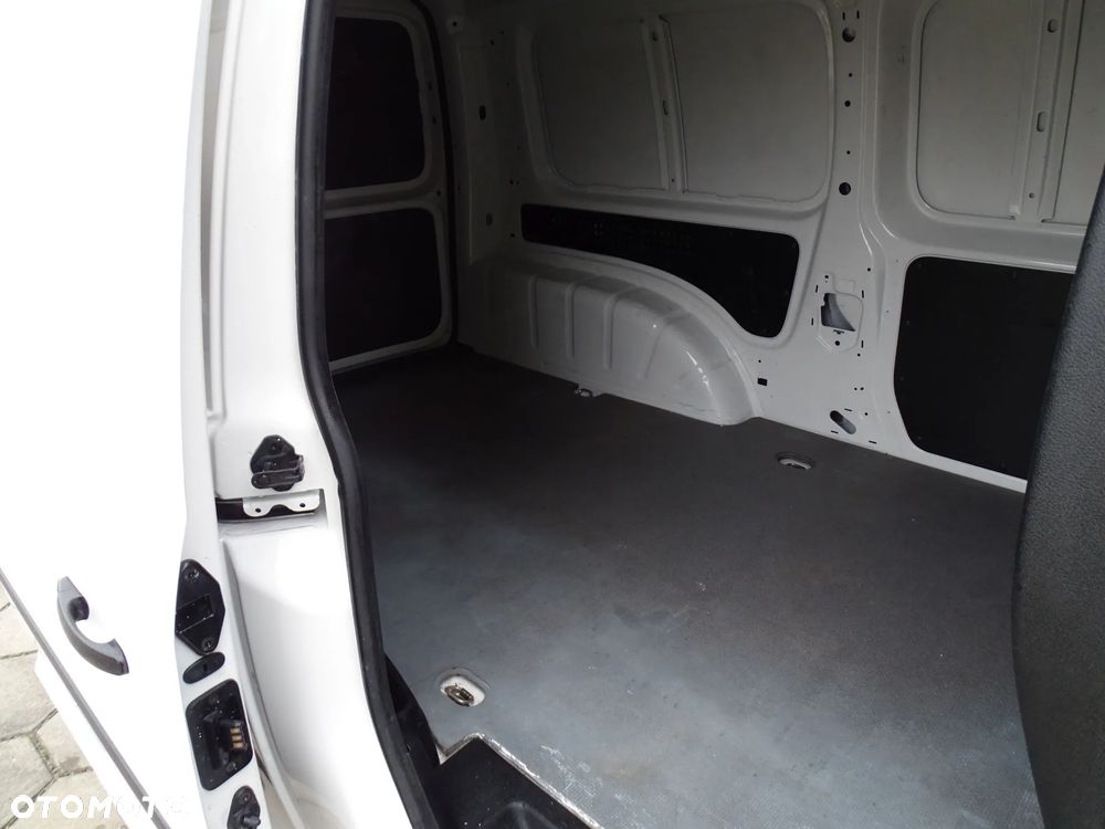 Volkswagen Caddy Maxi - 19