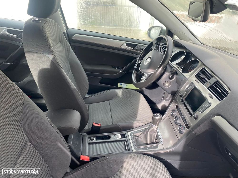 VW Golf 1.6 TDi BlueMotion Confortline - 14