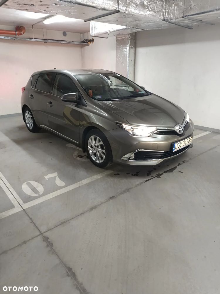 Toyota Auris 1.6 Prestige - 1