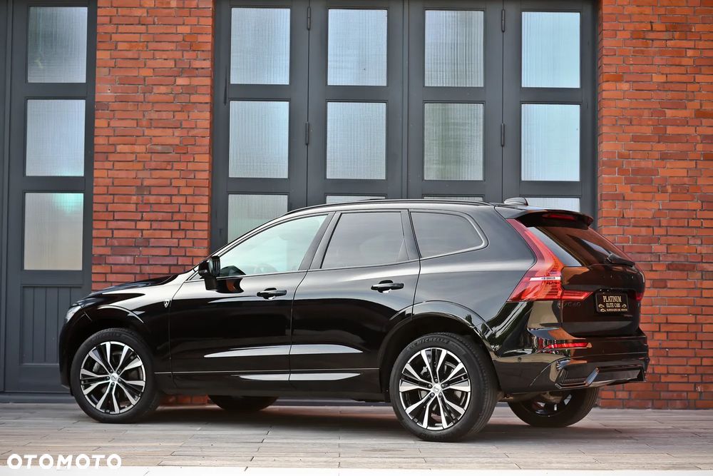 Volvo XC 60 B5 D AWD Ultimate Dark - 11