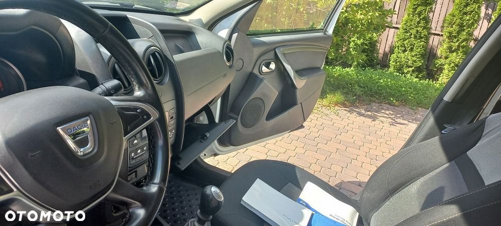 Dacia Duster 1.5 dCi Laureate 4x4 - 14