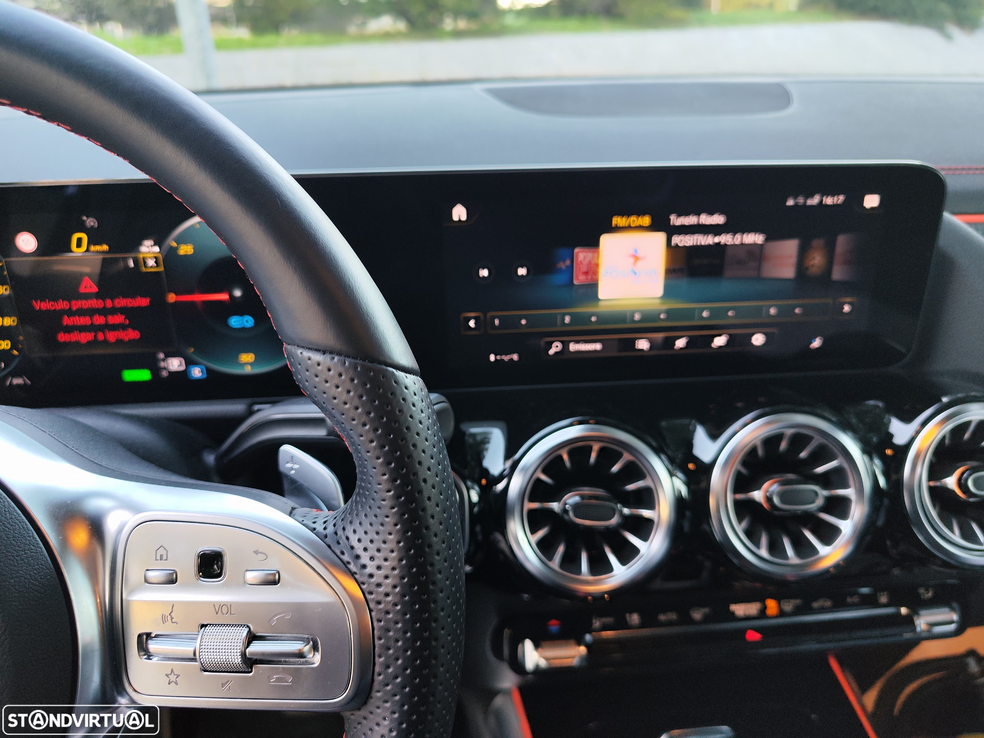 Mercedes-Benz EQA 250 AMG Line - 19