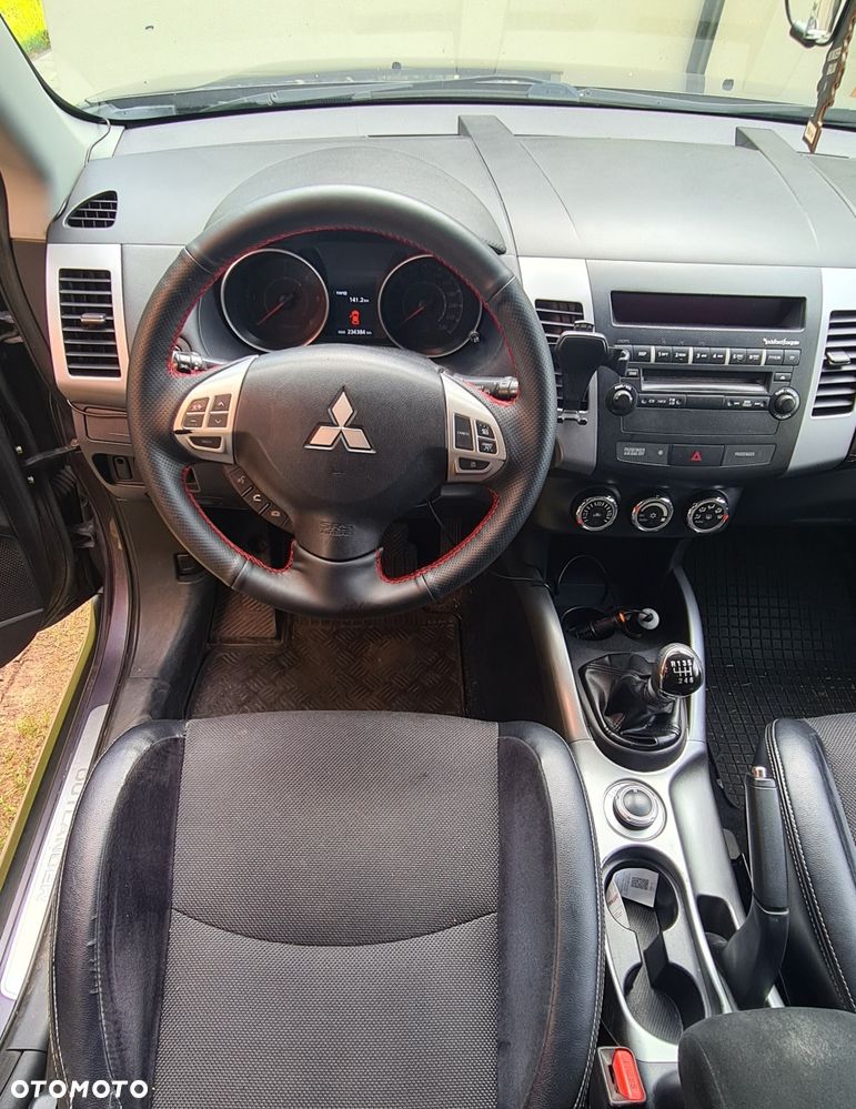 Mitsubishi Outlander - 6