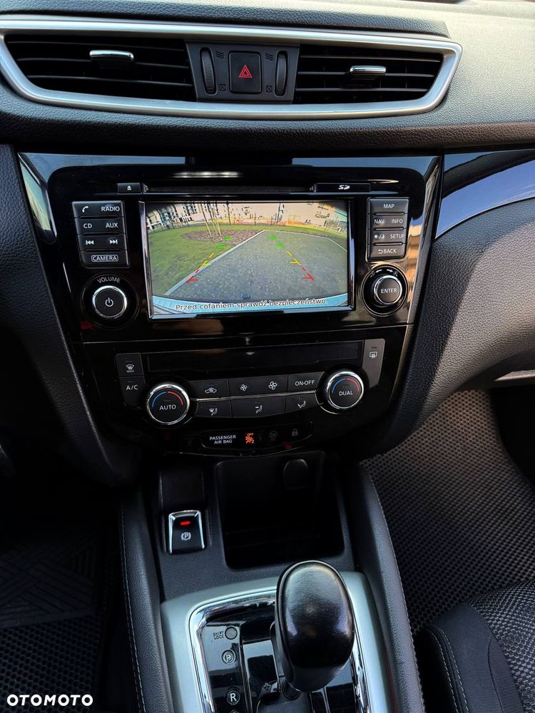 Nissan Qashqai 1.6 dCi Xtronic TEKNA+ - 10
