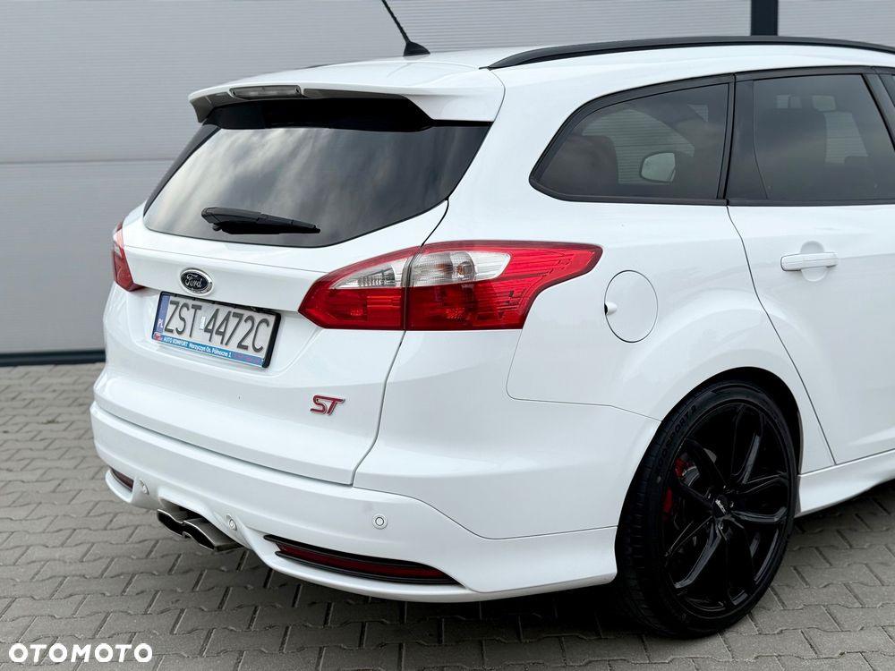 Ford Focus 2.0 EcoBoost ST mit Leder-Sport-Paket - 17