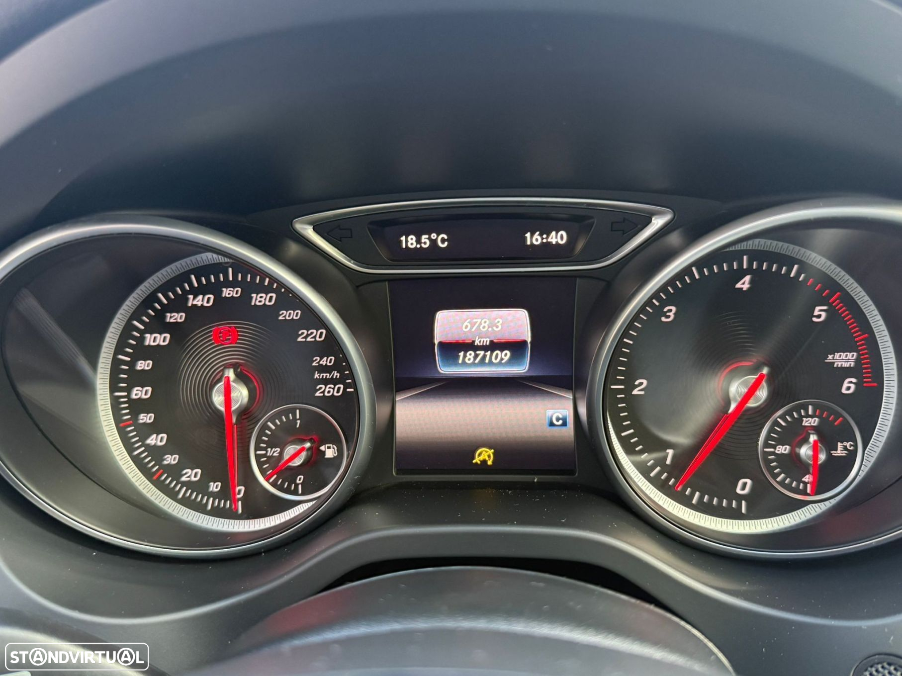 Mercedes-Benz CLA 200 d Shooting Brake AMG Line - 20
