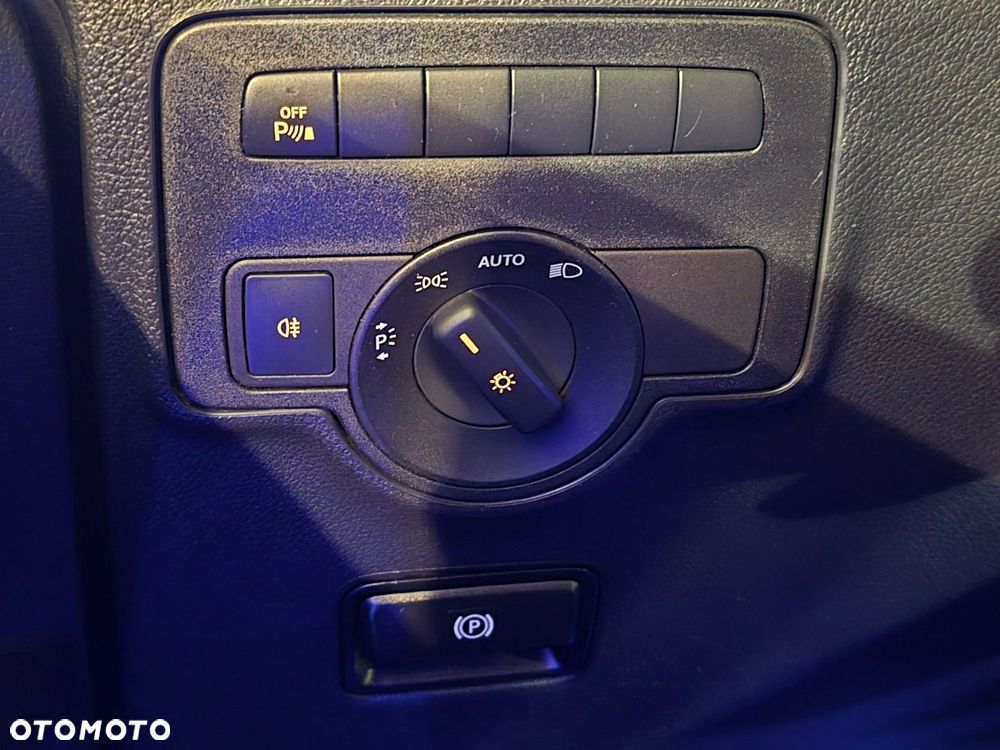 Mercedes-Benz Vito - 32