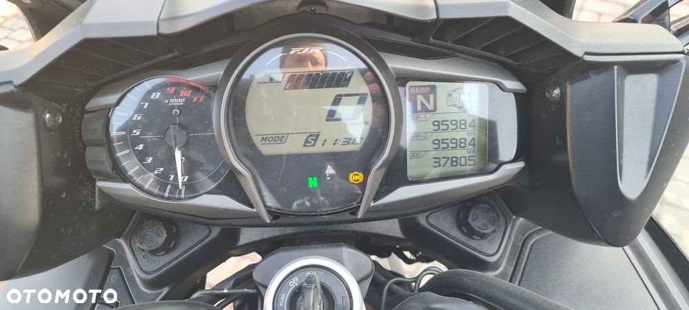 Yamaha FJR - 12