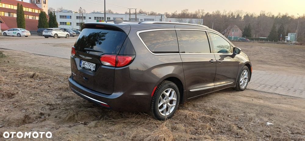 Chrysler Pacifica - 7