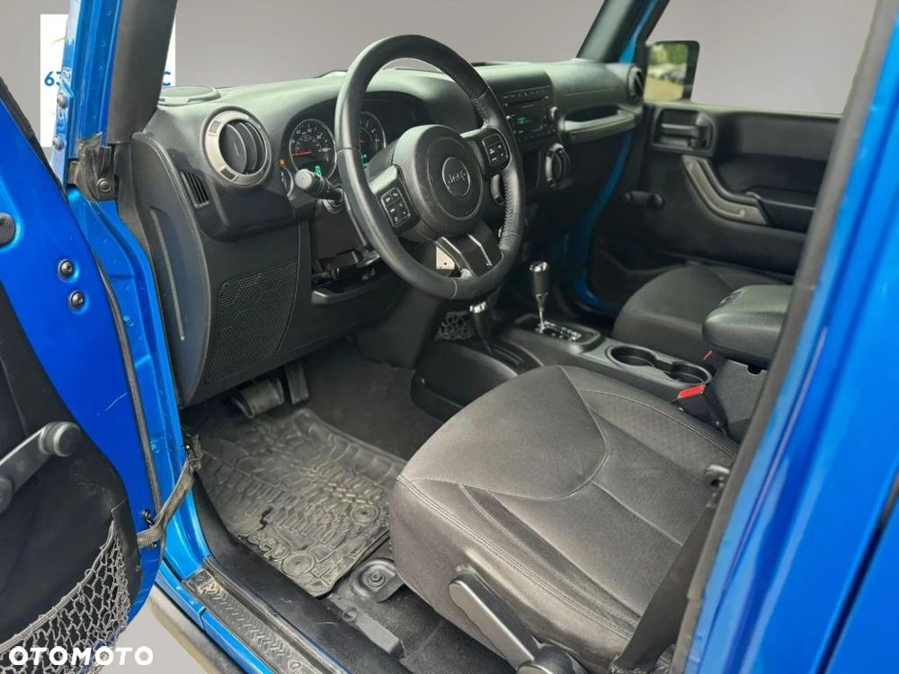 Jeep Wrangler - 12