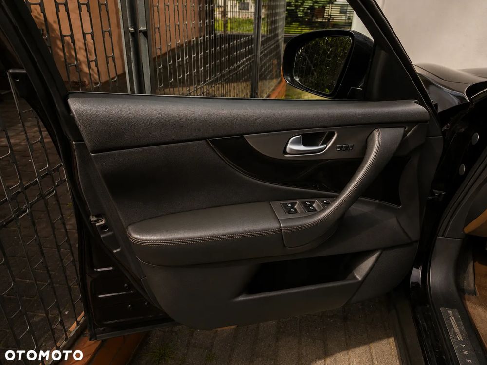 Infiniti FX FX30d S Premium - 12
