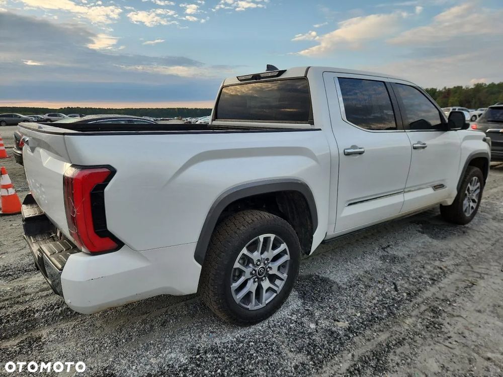 Toyota Tundra - 4