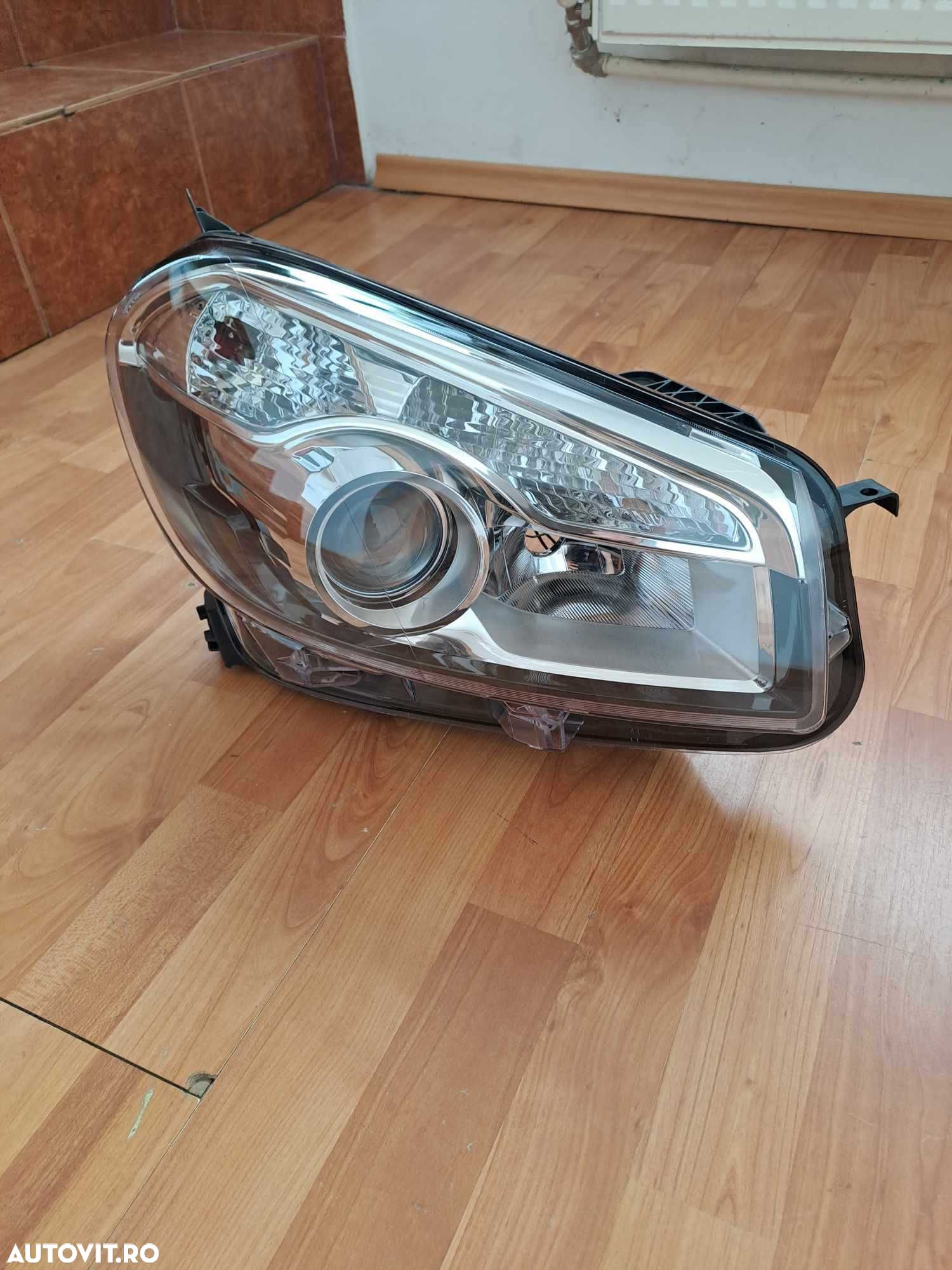 Far dreapta nou xenon Nissan Qashqai Facelift an 2010-2014 - 1