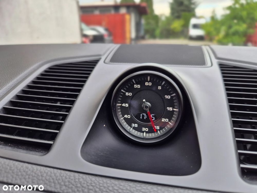Porsche Cayenne Platinum Edition - 30