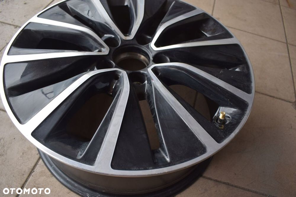 Felga aluminiowa Mercedes 7Jx17 5x112 ET48.5 - 3