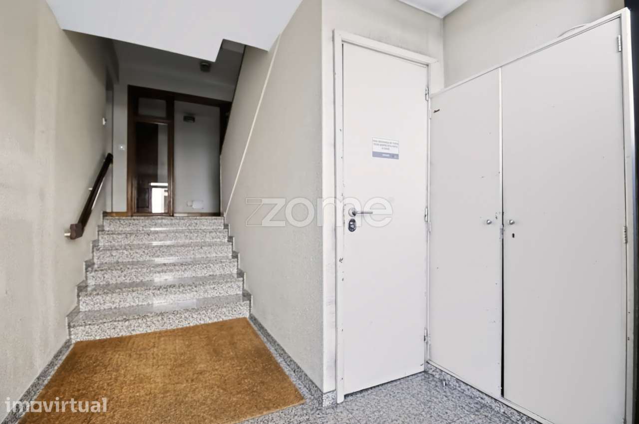 Apartamento T1 TOTALMENTE RENOVADO em Lordelo do Ouro - Grande imagem: 4/22