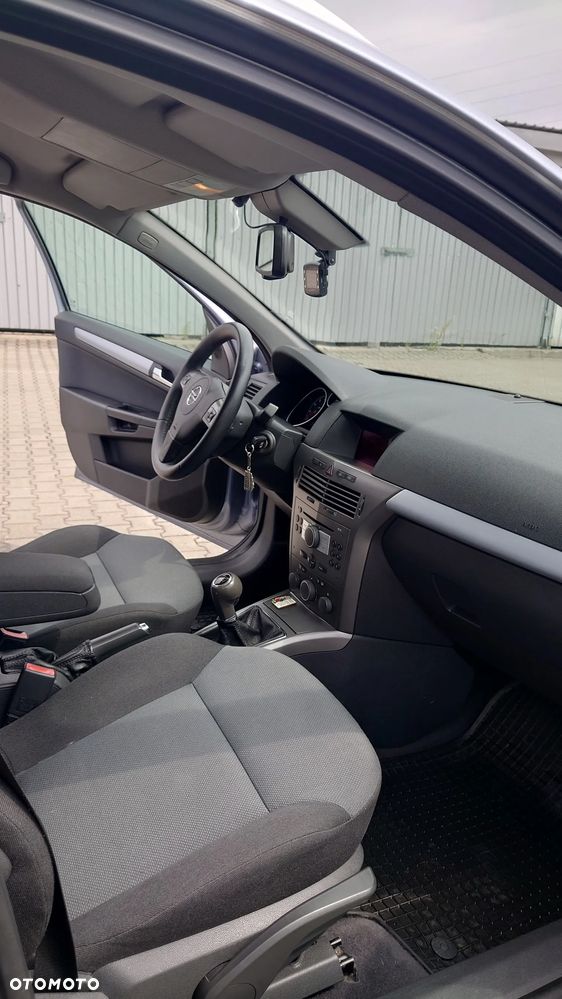 Opel Astra 1.6 Sport - 23