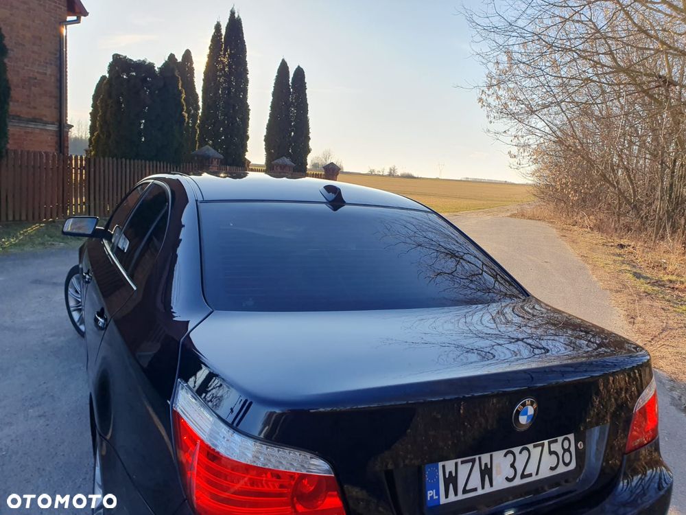 BMW Seria 5 525xi Edition Exclusive - 14