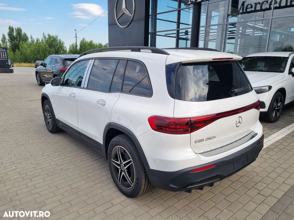 Mercedes-Benz EQB 250+ AMG Line - 29