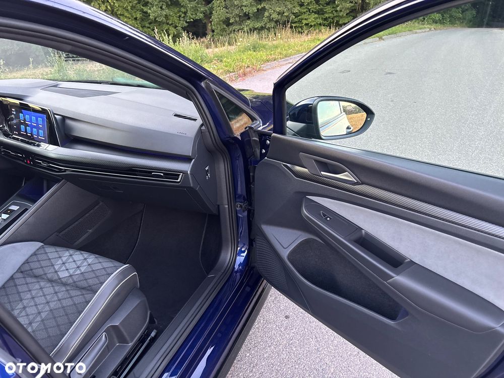 Volkswagen Golf 1.5 eTSI OPF DSG R-Line - 33