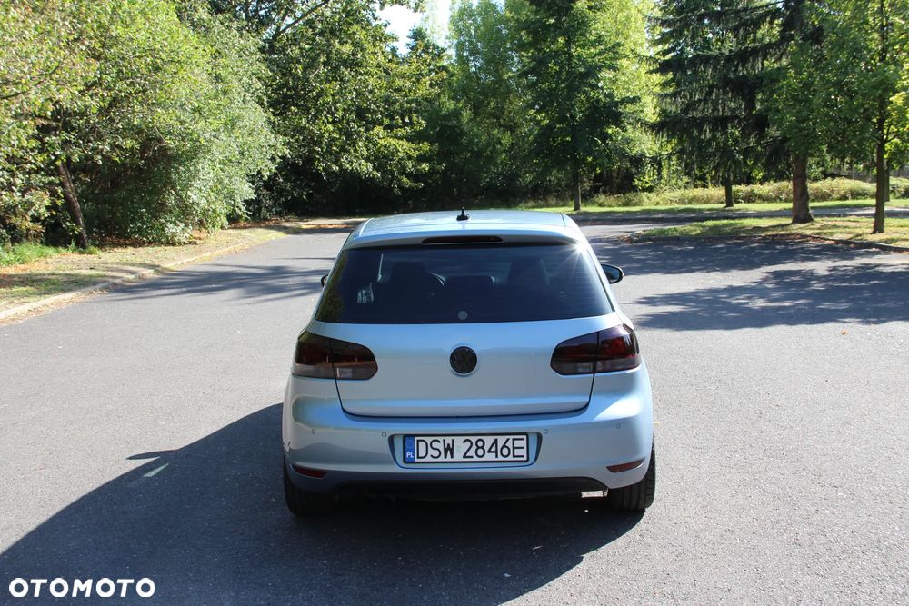 Volkswagen Golf - 6