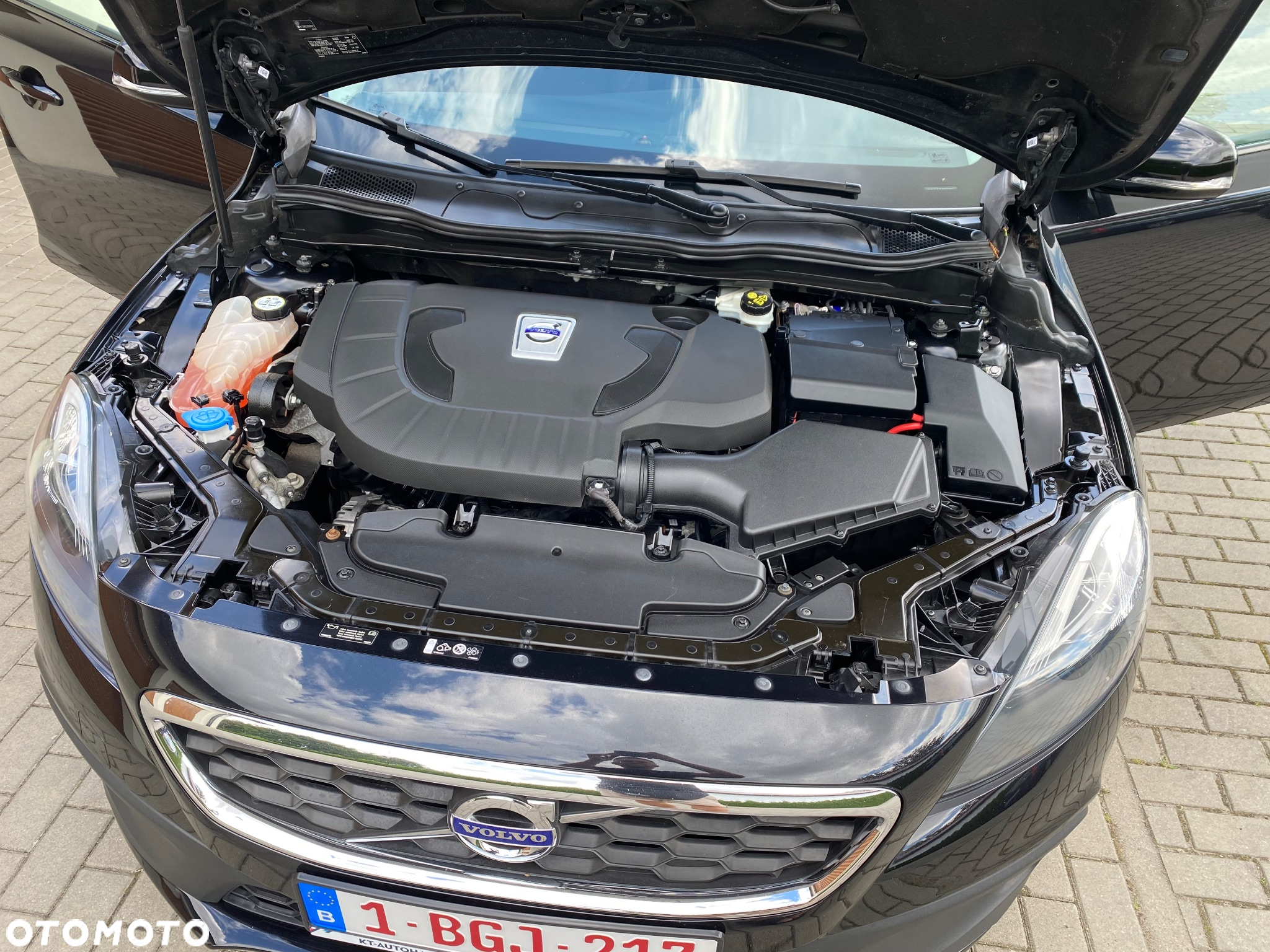 Volvo V40 Cross Country D3 Momentum - 32