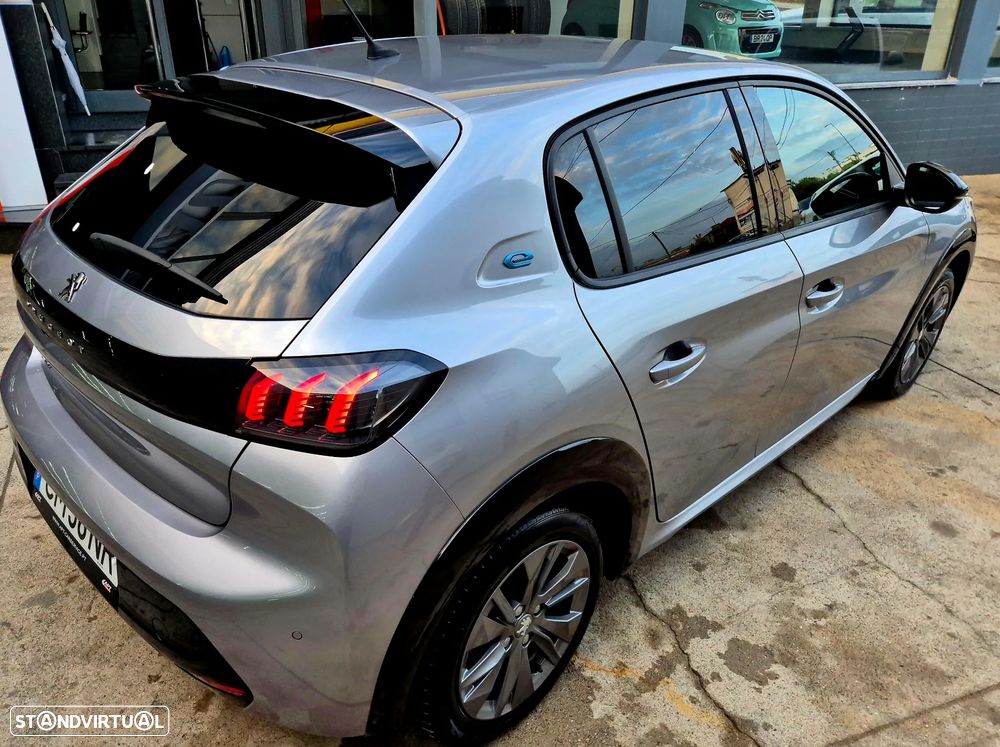 Peugeot e-208 Allure Pack - 11
