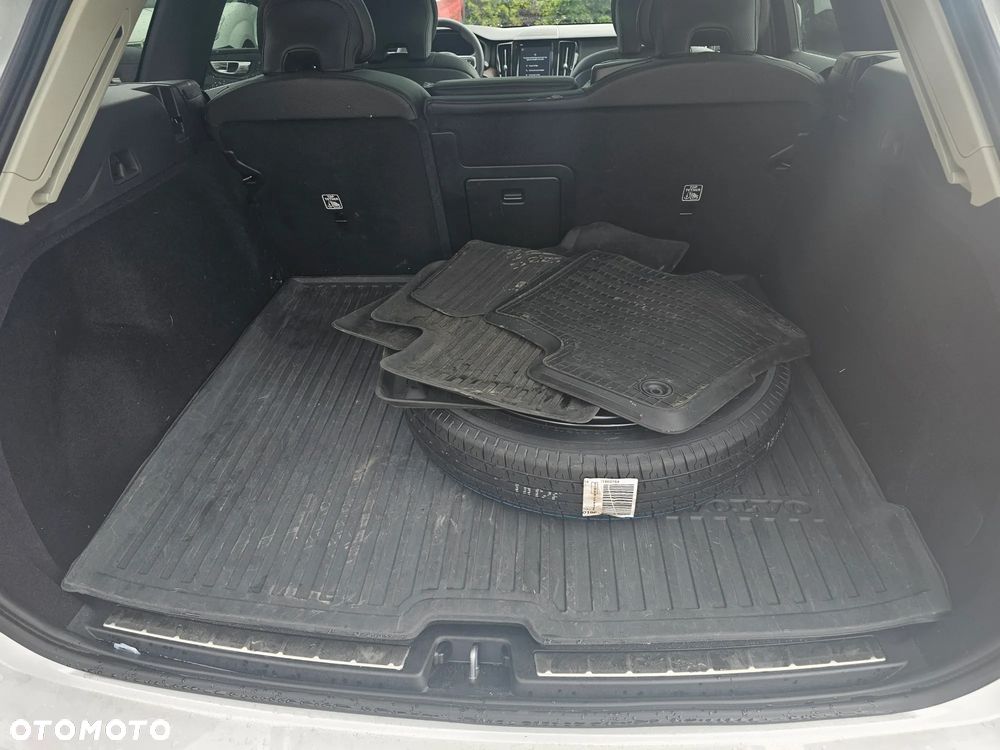 Volvo XC 60 B5 B AWD Geartronic Momentum Pro - 27