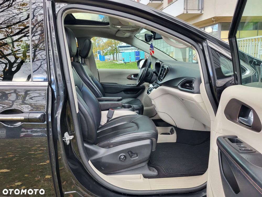 Chrysler Pacifica - 37