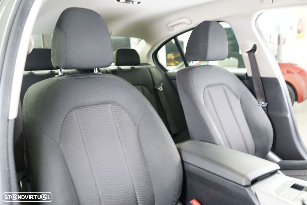 BMW 330 e Aut. Sport Line - 36