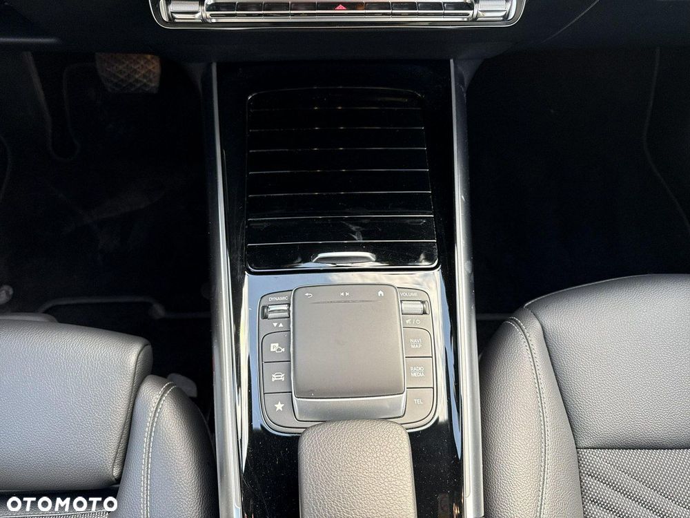 Mercedes-Benz EQA - 25