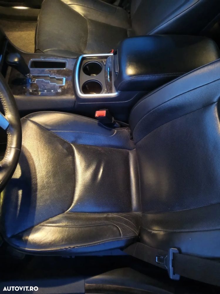 Lancia Thema 3.0 V6 CRD 24V Automatik Executive - 9