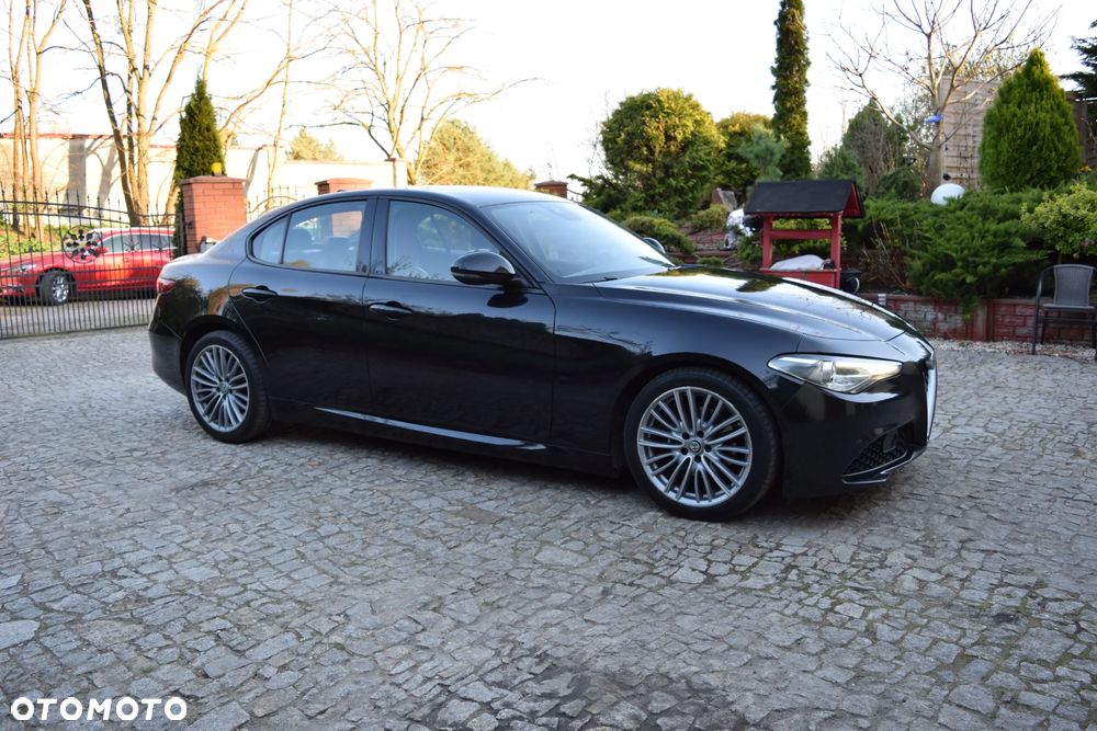 Alfa Romeo Giulia 2.2 AT8 Executive - 9
