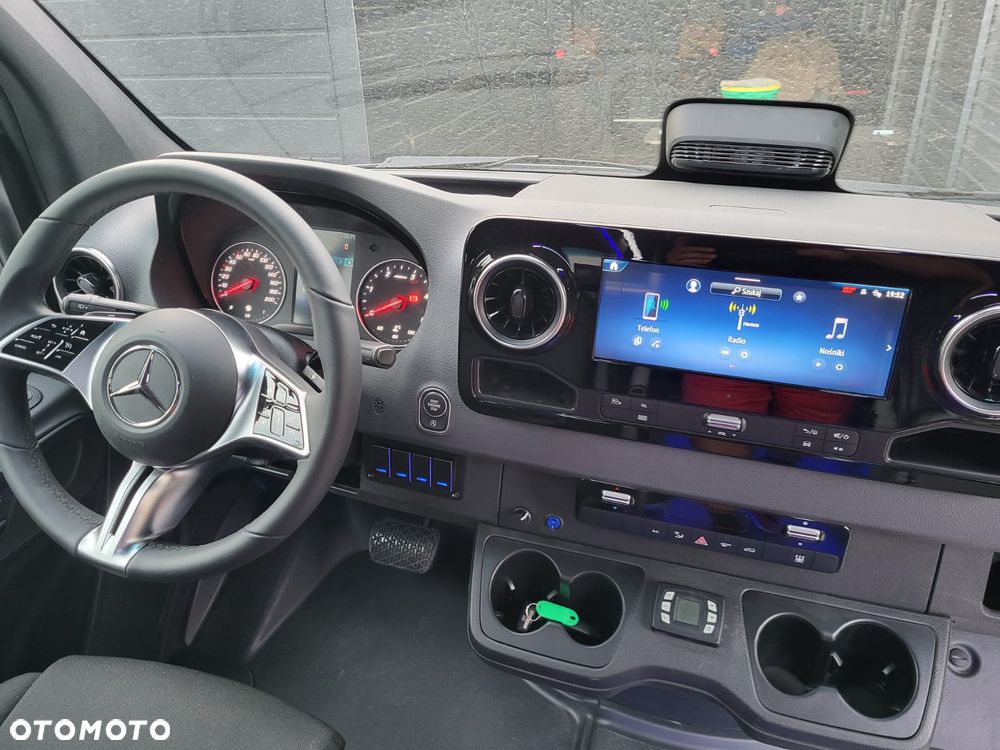 Mercedes-Benz Sprinter - 19