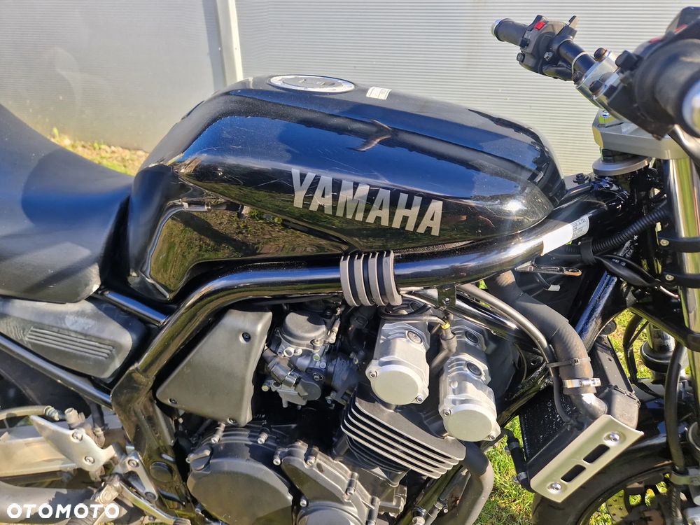 Yamaha FZS - 14