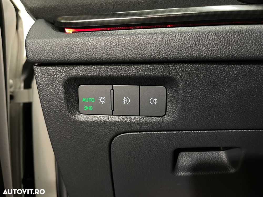 Skoda Octavia 2.0 TSI DSG RS - 22