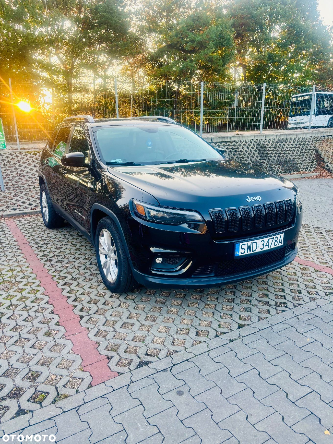Jeep Cherokee - 1