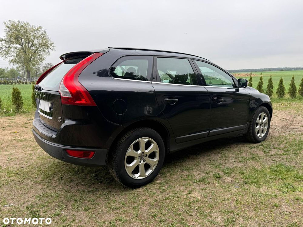 Volvo XC 60 D5 AWD Momentum - 8