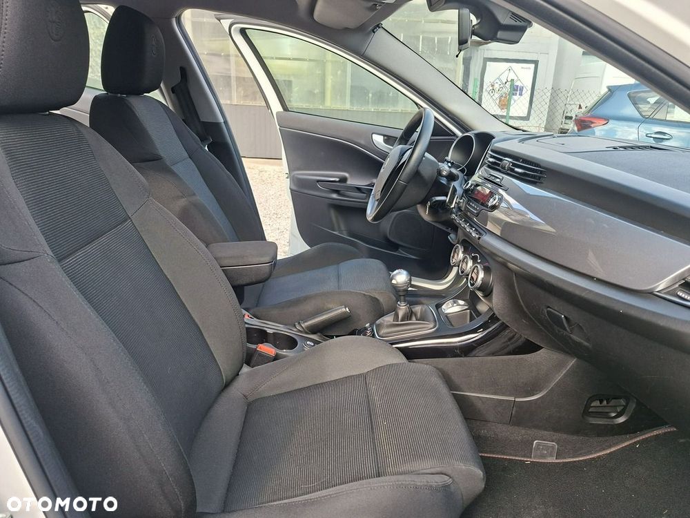 Alfa Romeo Giulietta 1.4 TB MultiAir Distinctive - 4