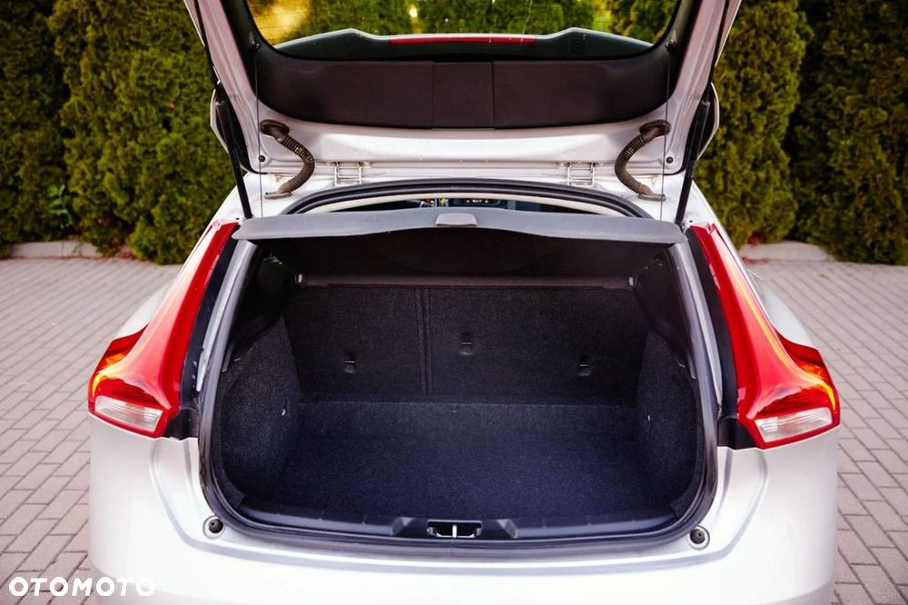 Volvo V40 D2 Kinetic - 28