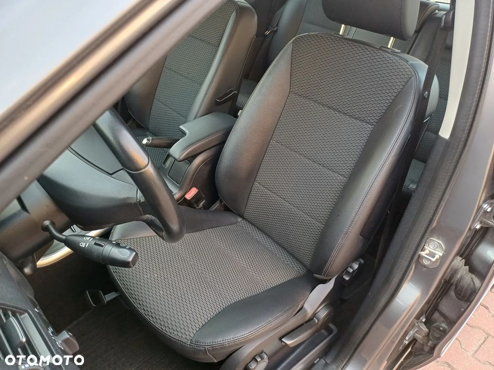 Mercedes-Benz Klasa A 180 BlueEFFICIENCY Avantgarde - 17
