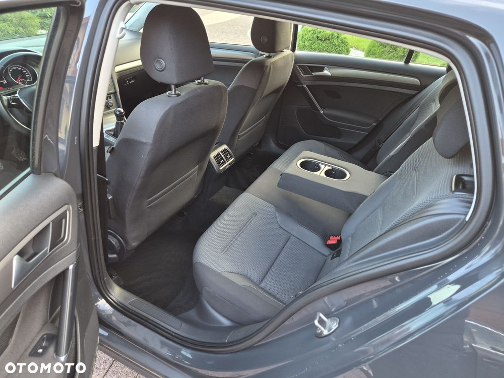 Volkswagen Golf - 12