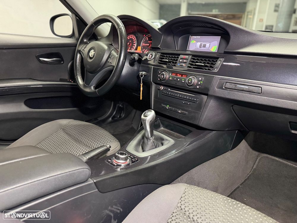 BMW 320 d DPF Edition Sport - 14