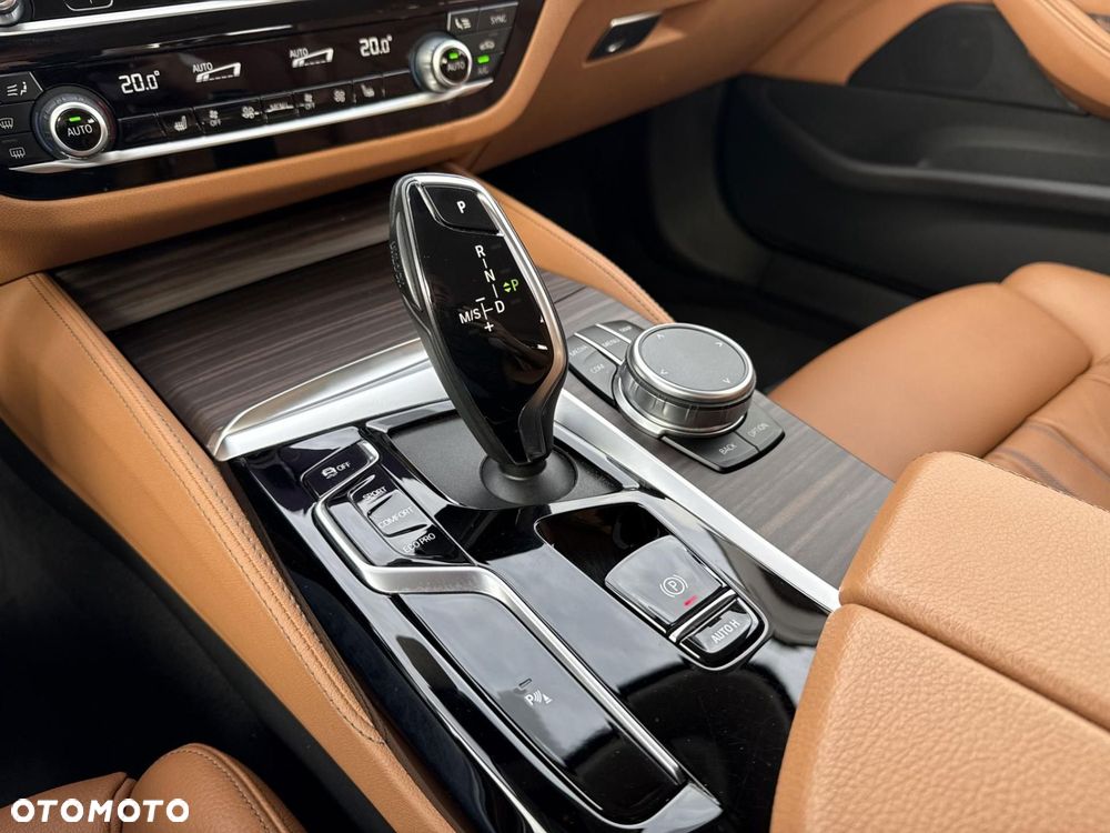 BMW Seria 5 - 16
