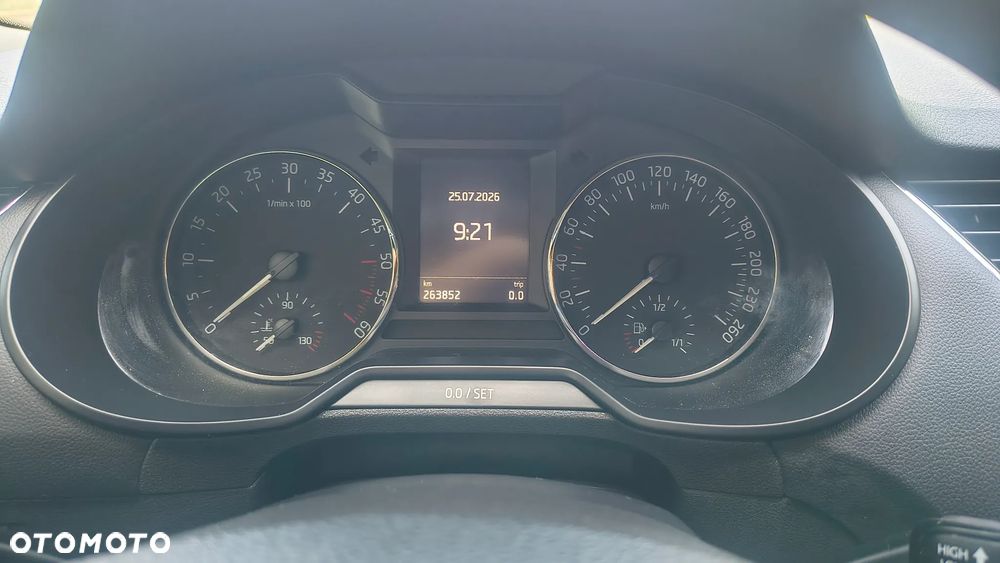Skoda Octavia 2.0 TDI Ambition DSG - 10